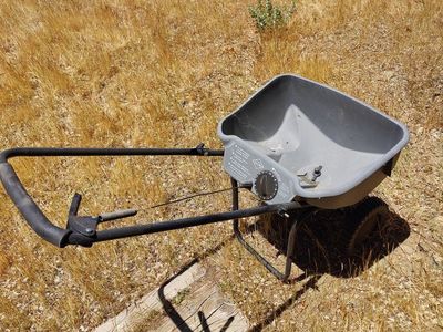 Sta-Green Walk-Behind Broadcast Spreader - Lawn Seed & Fertilizer Spreader, Excellent Condition
