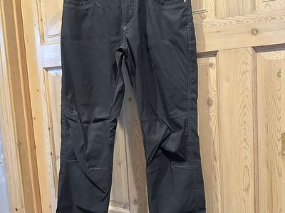 Kuhl men’s size 30 x 32 charcoal gray lightweight stretch pants