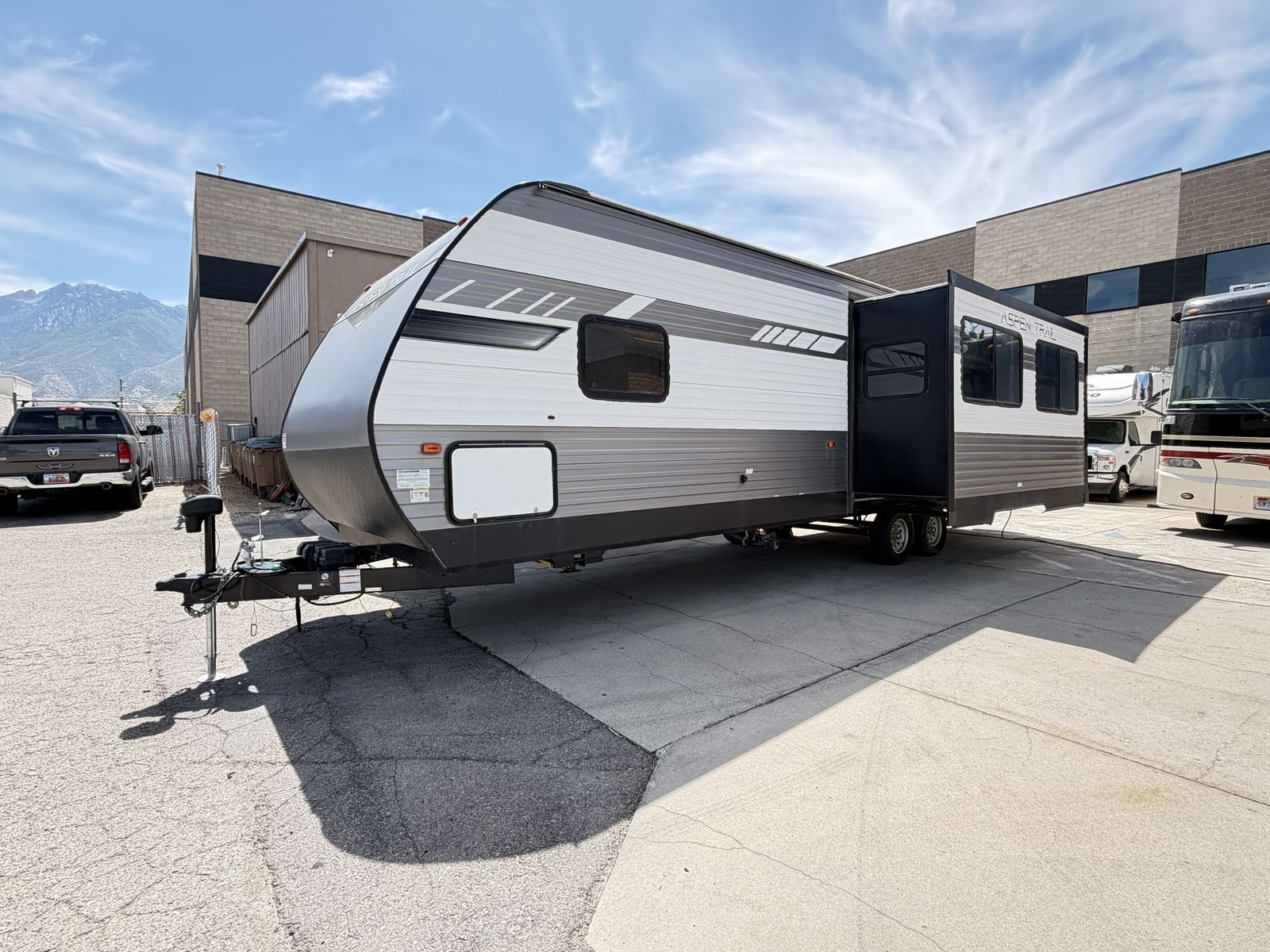 2022 Dutchmen Aspen Trail 2880RKS with Large Slideout