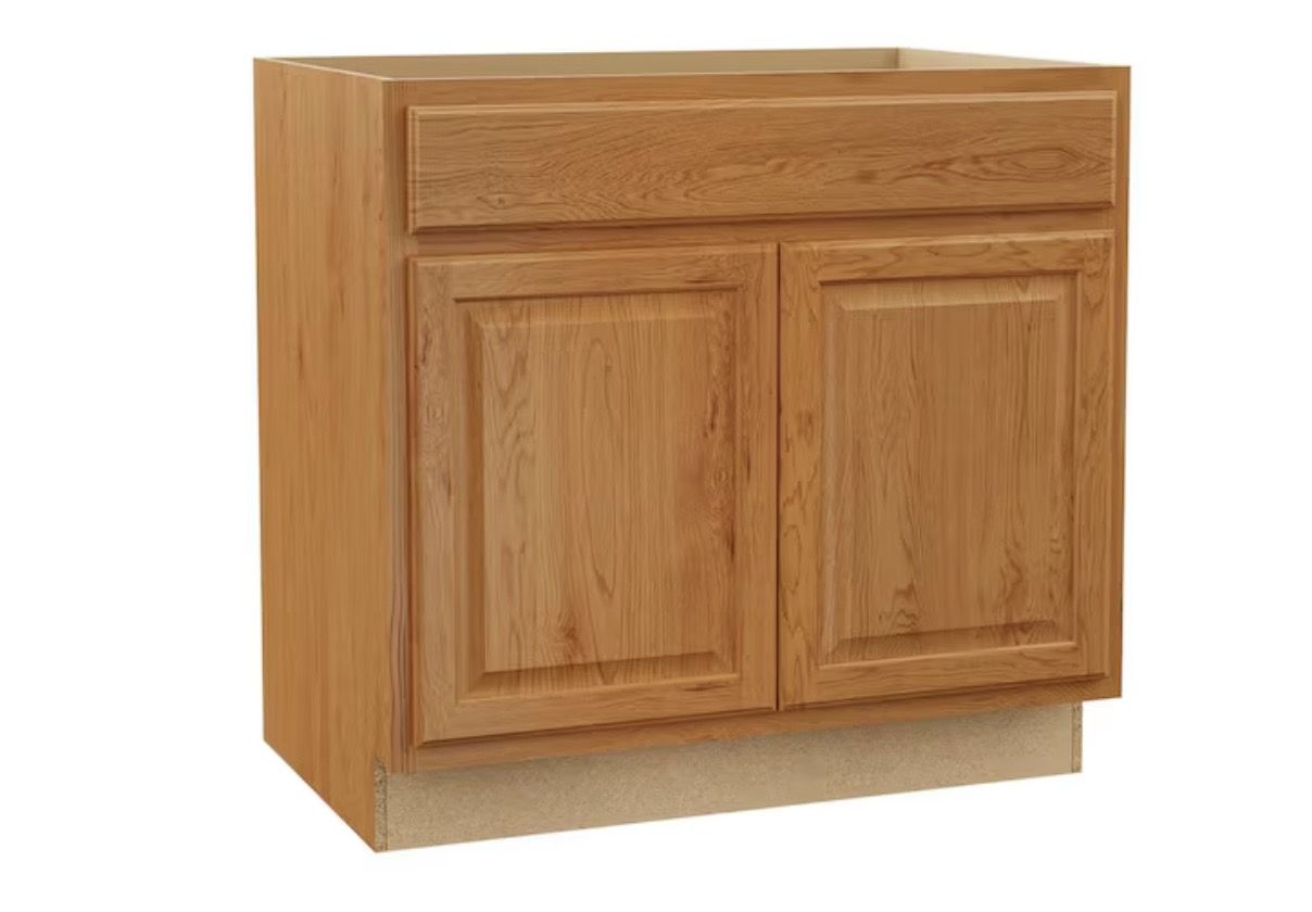 Hampton Bay Hampton 36 in. W x 24 in. D x 34.5 in. H Assembled Base Kitchen Cabinet in Medium Oak