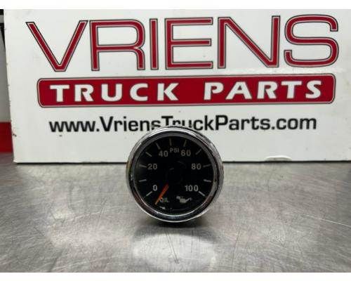 International Oil Pressure Gauge, Part # 942215