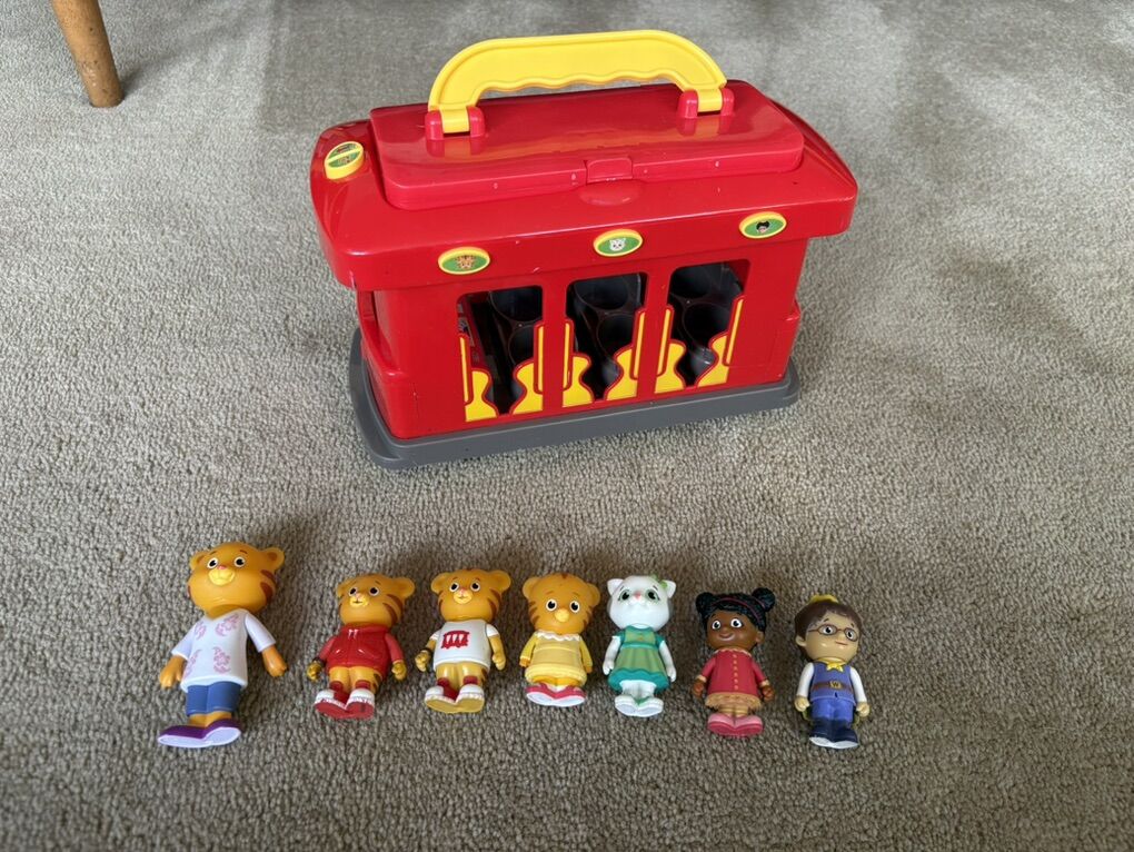 Daniel Tiger's Neighborhood Trolley Set