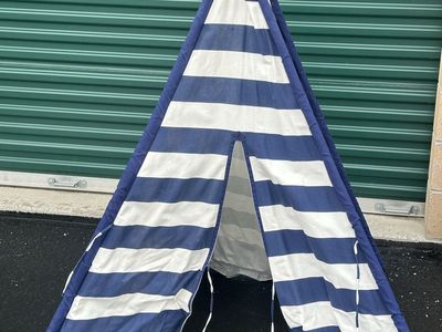 Used Kids’ Indoor Camping Teepee Play Tent