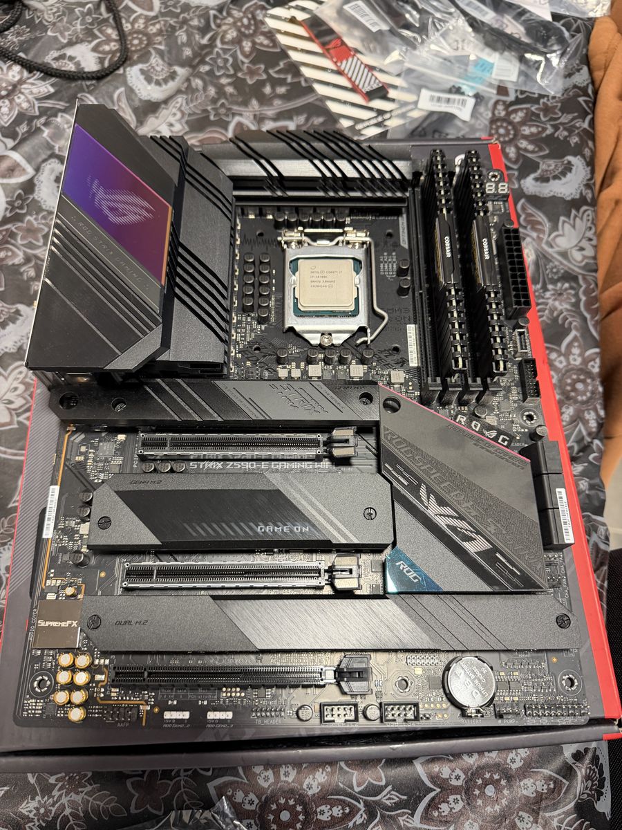 Asus ROG Strix, Corsair, Intel combo