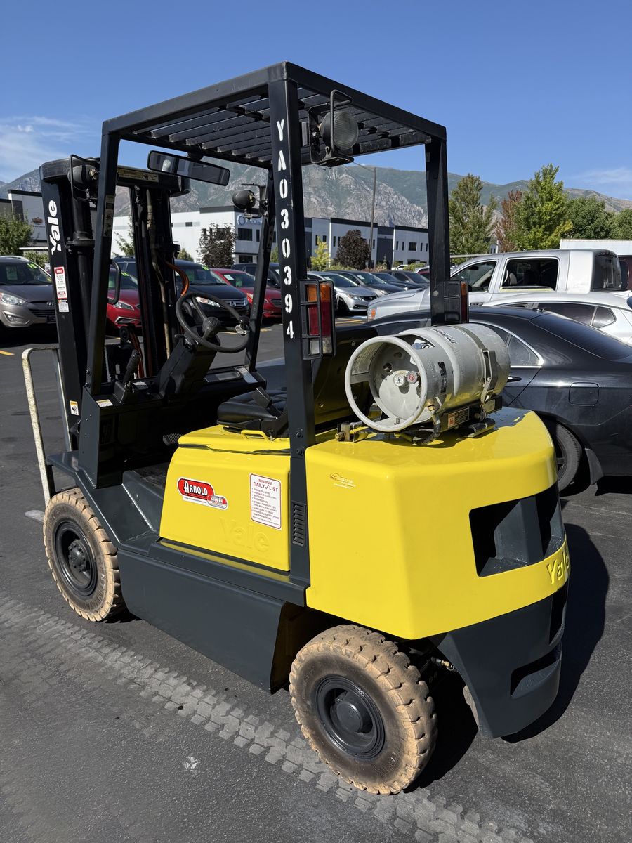 2004 Yale ForkLift (Great Condition) 3.0L Gas