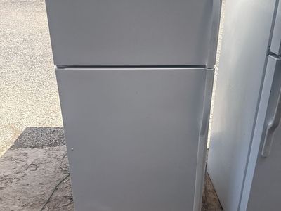 White Top-Freezer Refrigerator