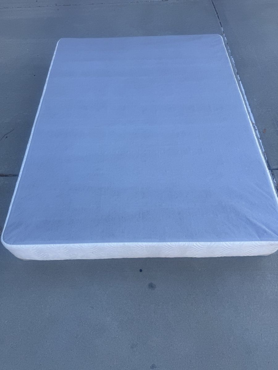 Simmons Queen box spring