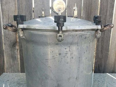 PEERLESS PRESSURE COOKER