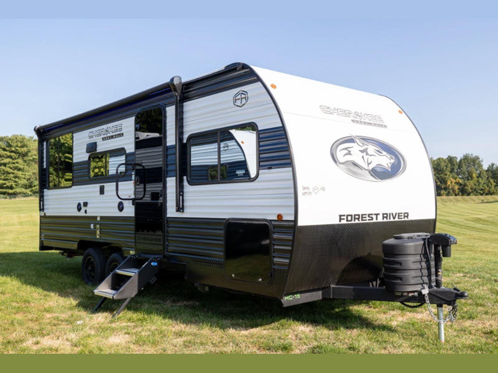 2027 Forest River RV Cherokee Grey Wolf 20RDSE Travel Trailer Front Bedroom|U Shaped Dinette