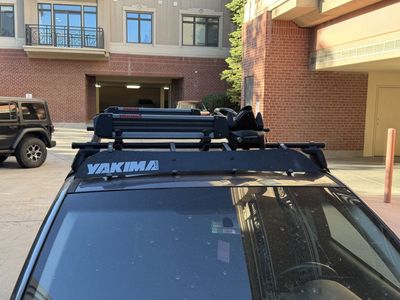 Complete Yakima Roof Rack System with Keys