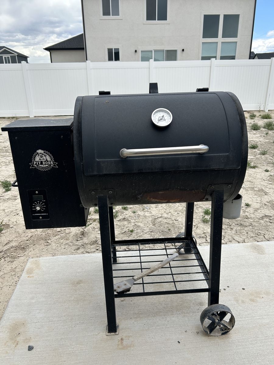 Pit boss smoker