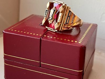 10K Gold Red Stone Class Ring size 9 weight 10 grams - Vintage Collectible Jewelry