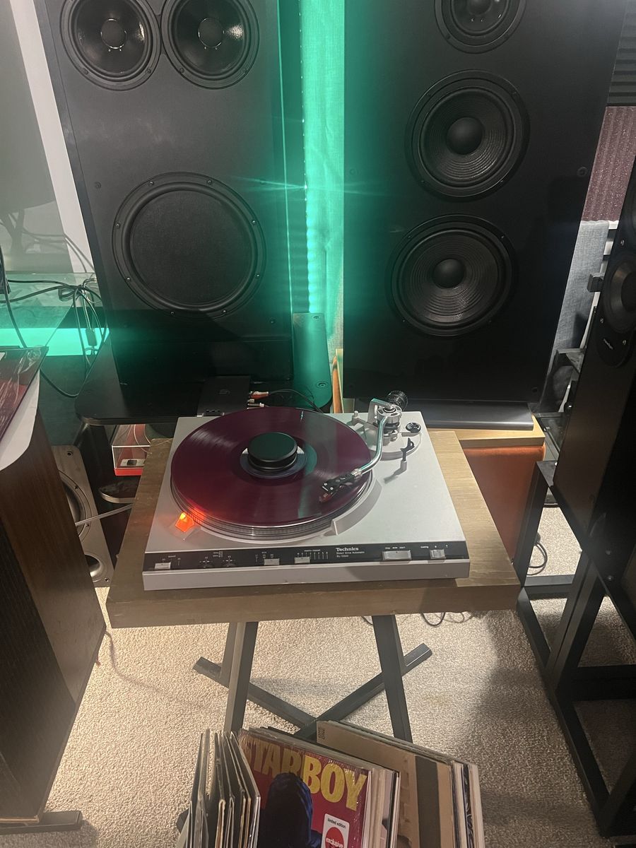 Technics SL 3300 Turntables