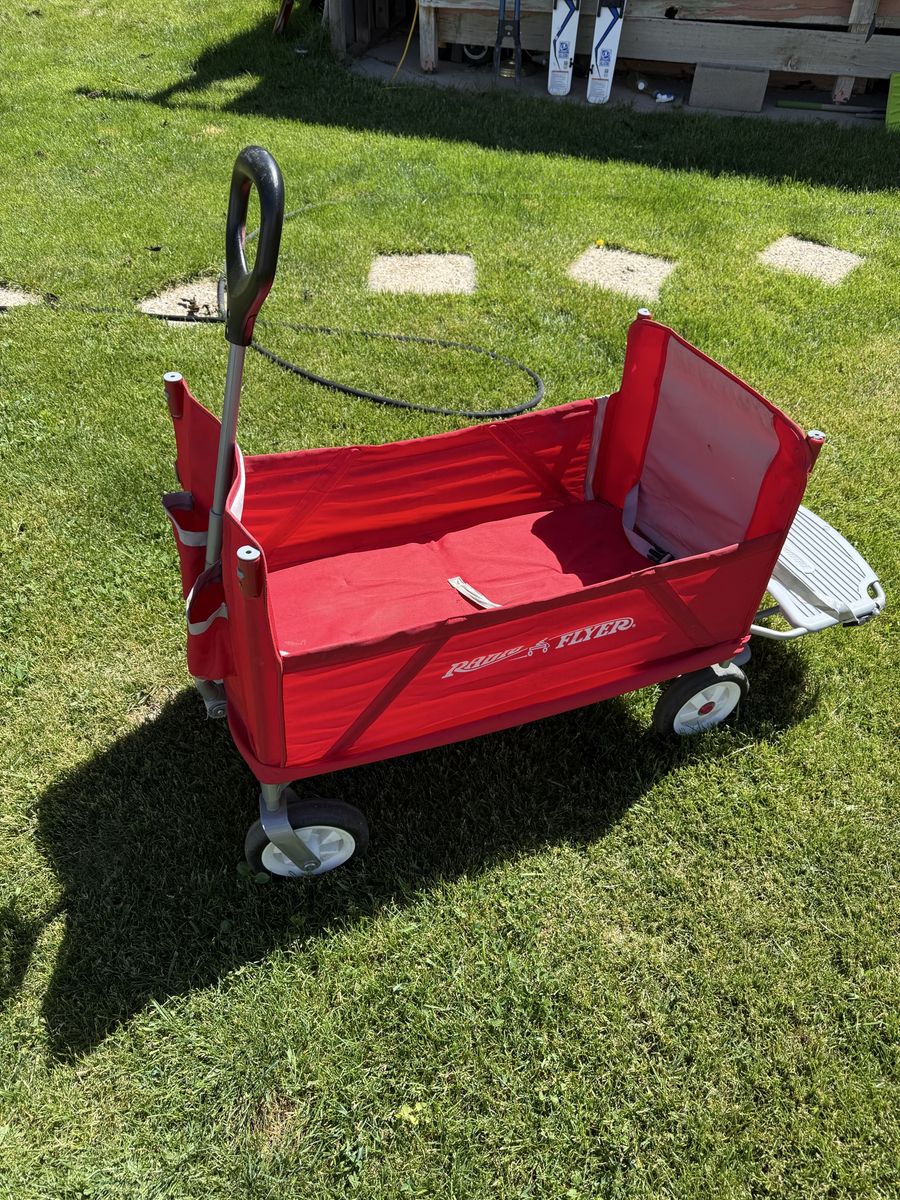 Radio Flyer Wagon  FOLDABLE