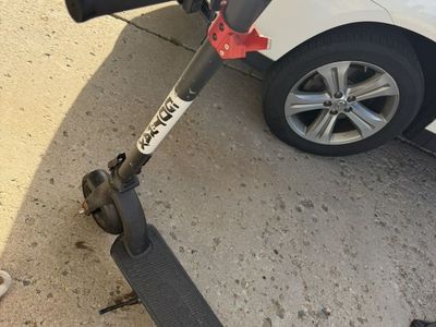 Electric Scooter – Needs Repair