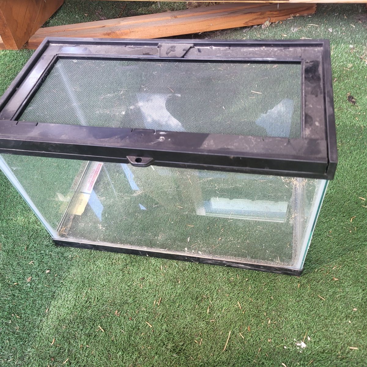 2x 5 gallon critter holders