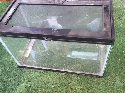 2x 5 gallon critter holders