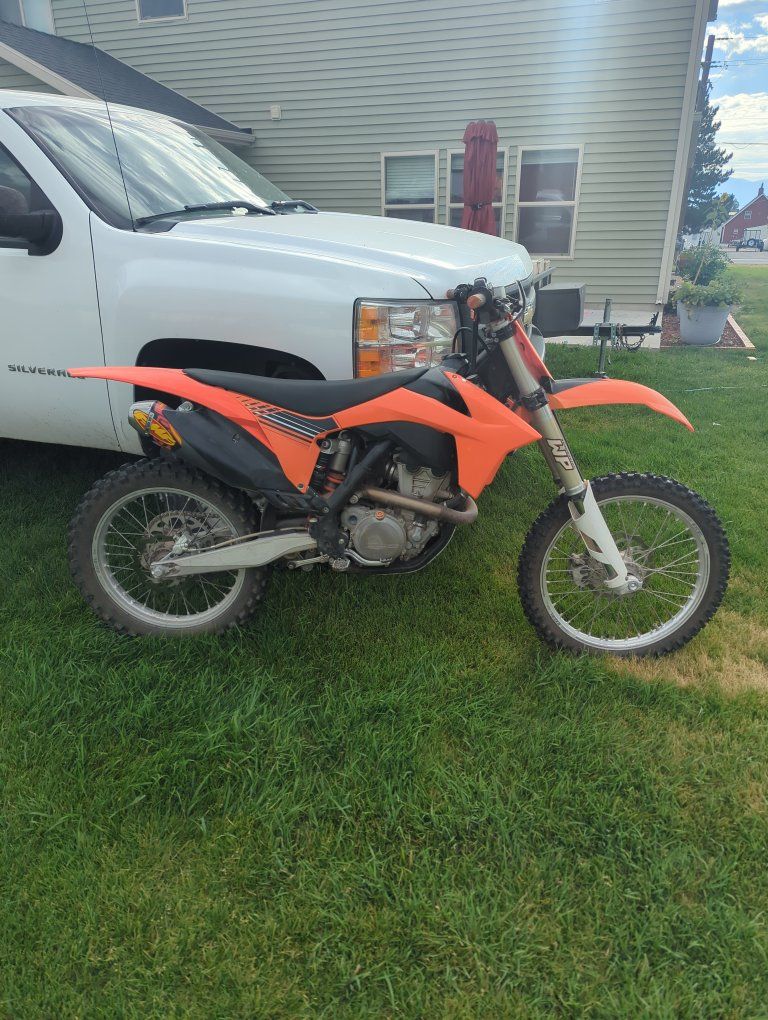 2011 KTM 350 SX-F Dirt Bike, Orange, 217.8 Hours, Used, Good Condition.