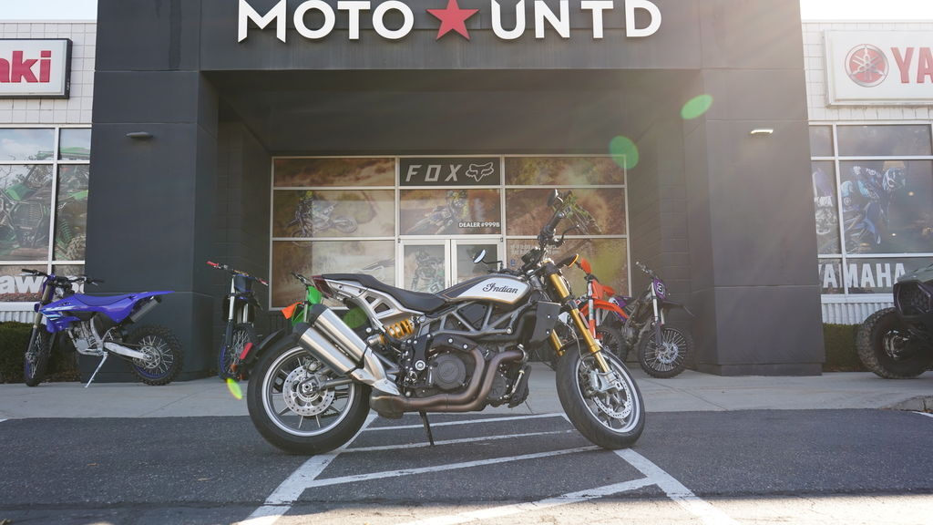2023 Indian Motorcycle® FTR R Carbon Carbon Fiber