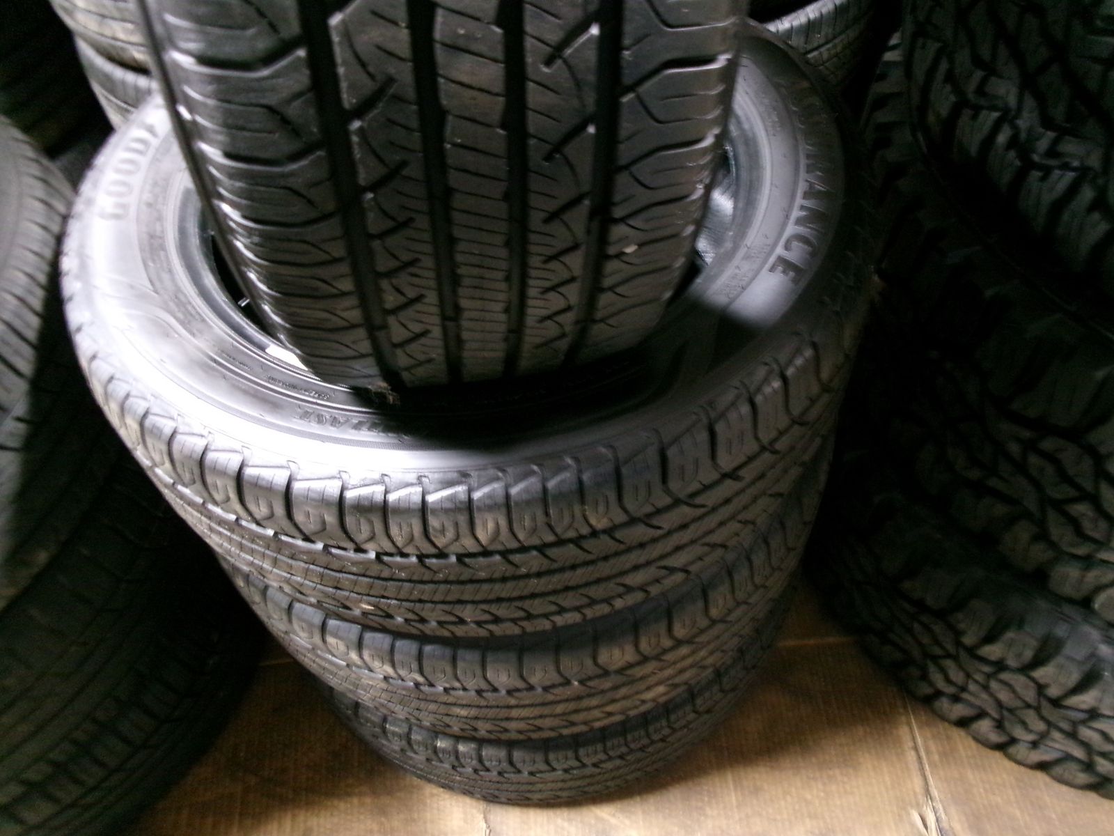215/55R17 GOODYEAR ASSURANCE OUTLAST SET OF USED TIRES