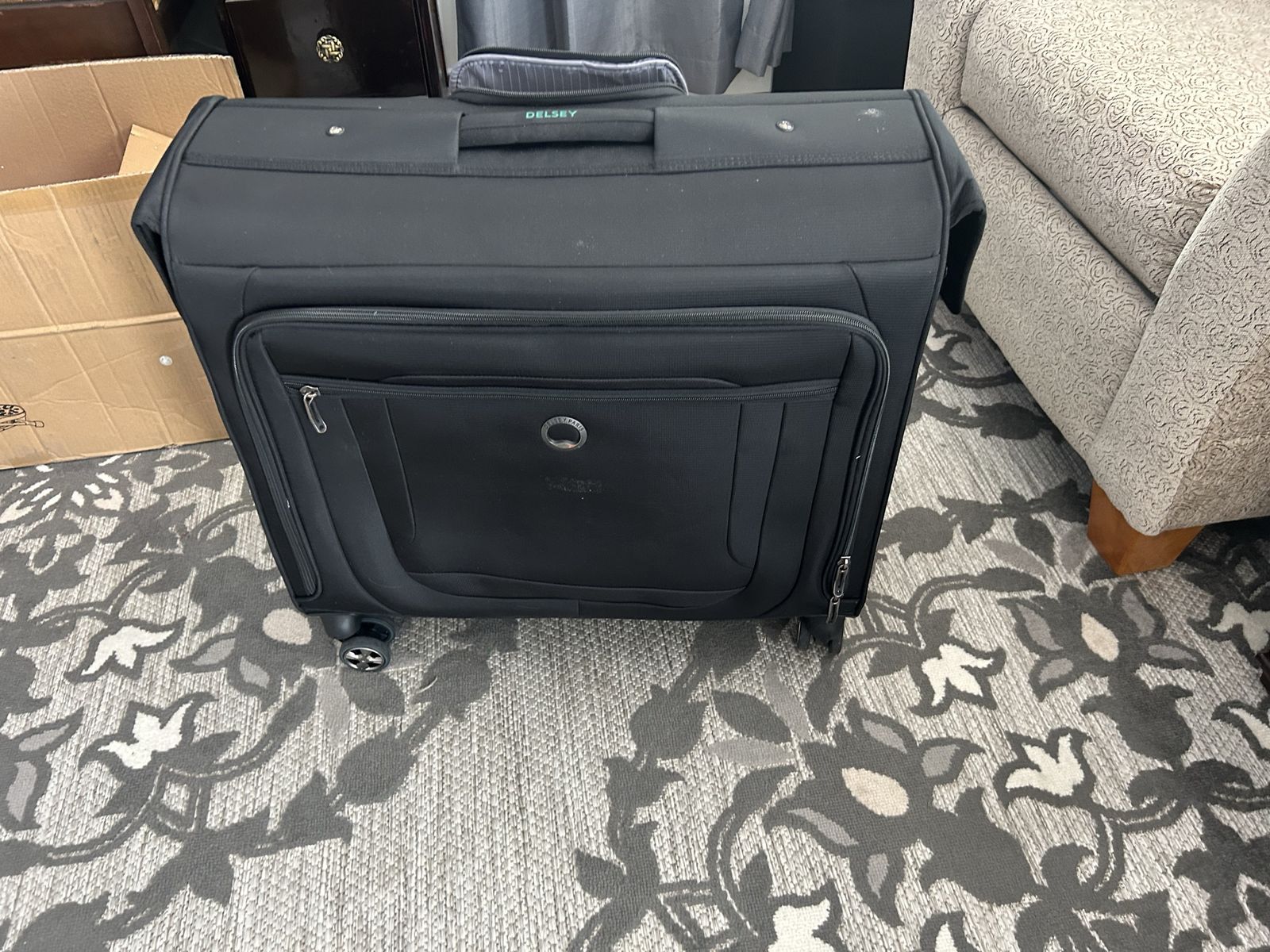 DELSEY PARIS Helium DLX Rolling Garment Bag 100OBO
