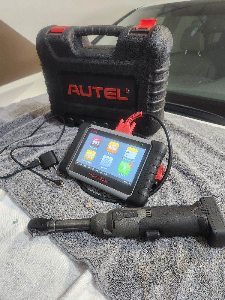 Auto tech tools. snap on autel scanner
