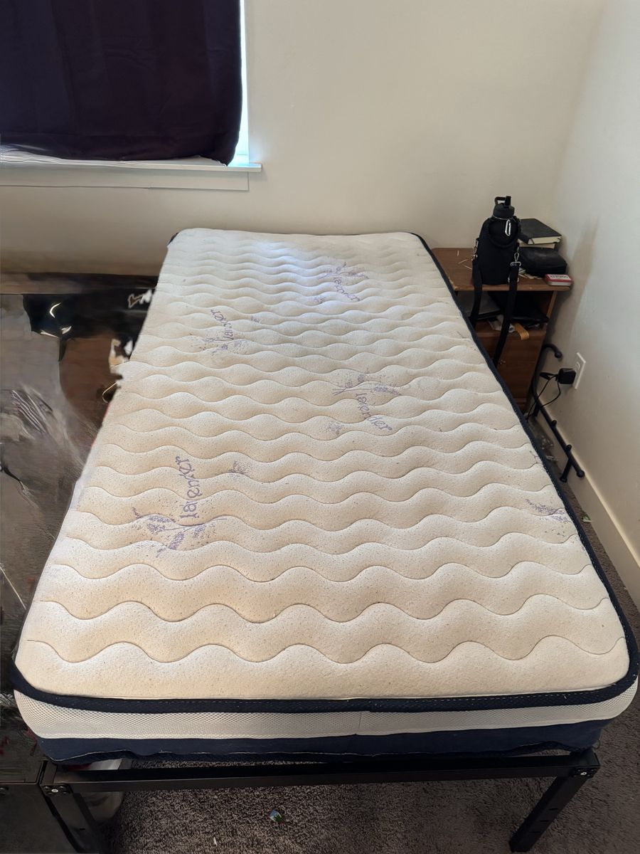 Twin XL Mattress – Clean, Like New