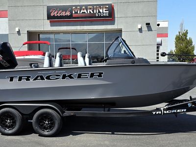 2027 Tracker Targa V-18 Combo w 200 HP Mercury Outboard & The Tournament Edition Package !!!