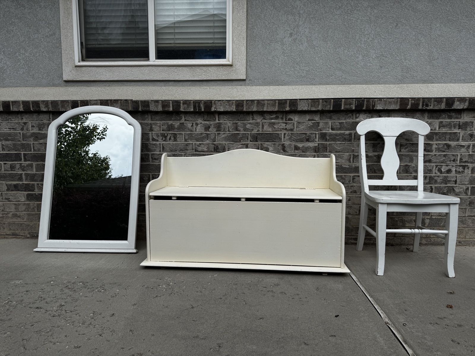Scalloped Solid Wood Furniture for Child/Baby/Play Room