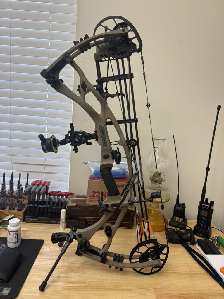 Hoyt Carbon RX7