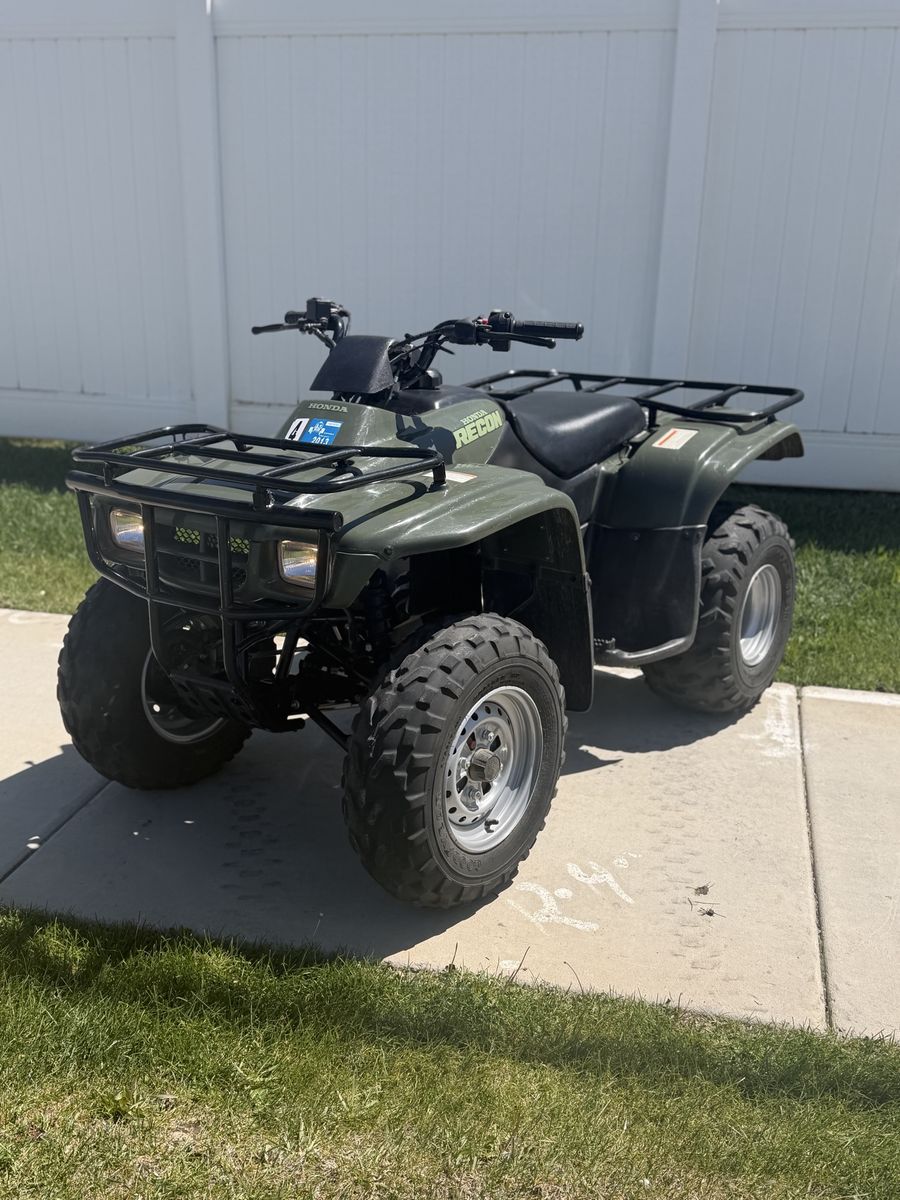 CLEAN 2001 Honda Recon 250
