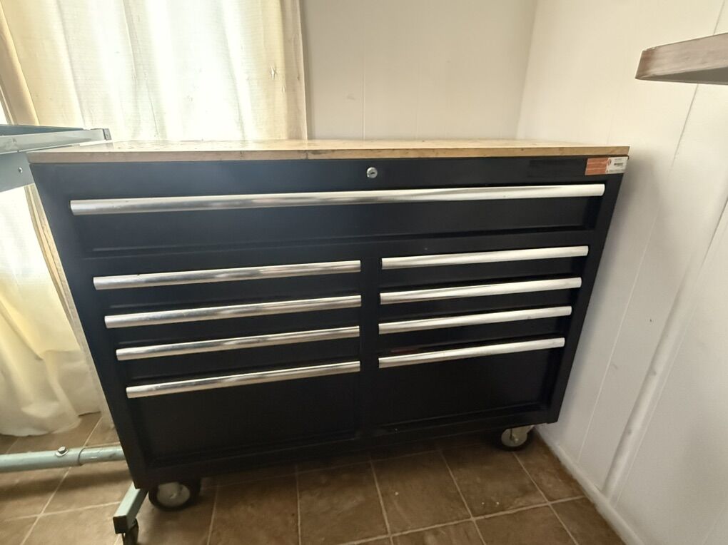 Husky Tool Storage 46 In  W X 18in D9