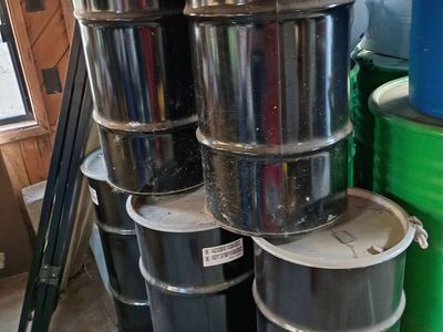 Metal storage barrels for water or bulk