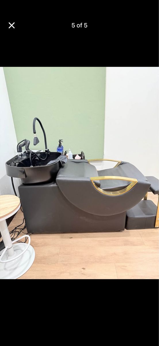 Salon chair , wash bowl
