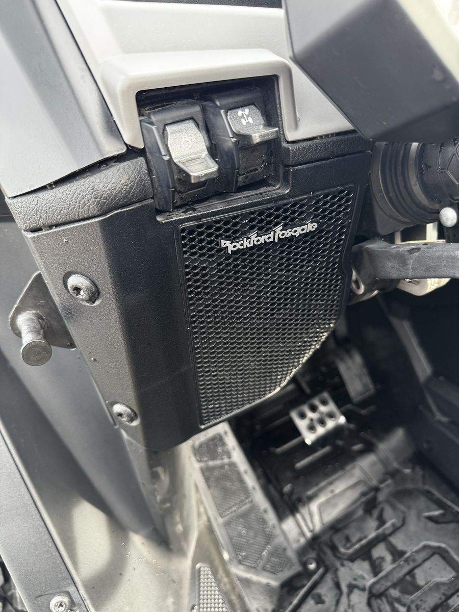 Main image 10