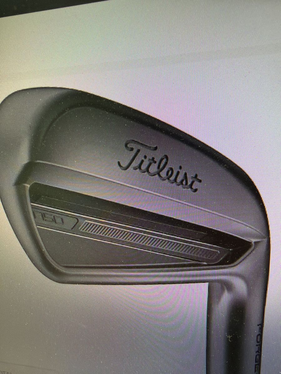 Titelist irons T-100 in black. 4-PW  mint