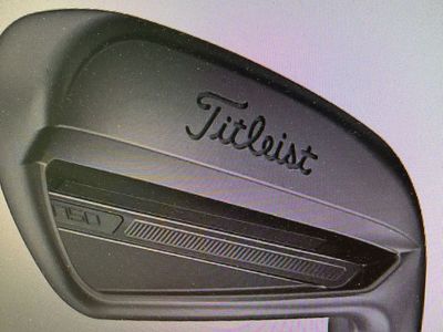 Titelist irons T-100 in black. 4-PW mint