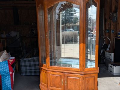 excellent condition China/ curio cabinet