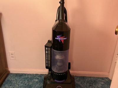Fantom Thunder bagless upright vacuum