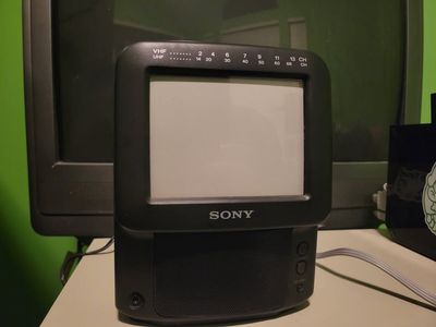 Sony Color Watchman Portable CRT TV & Radio