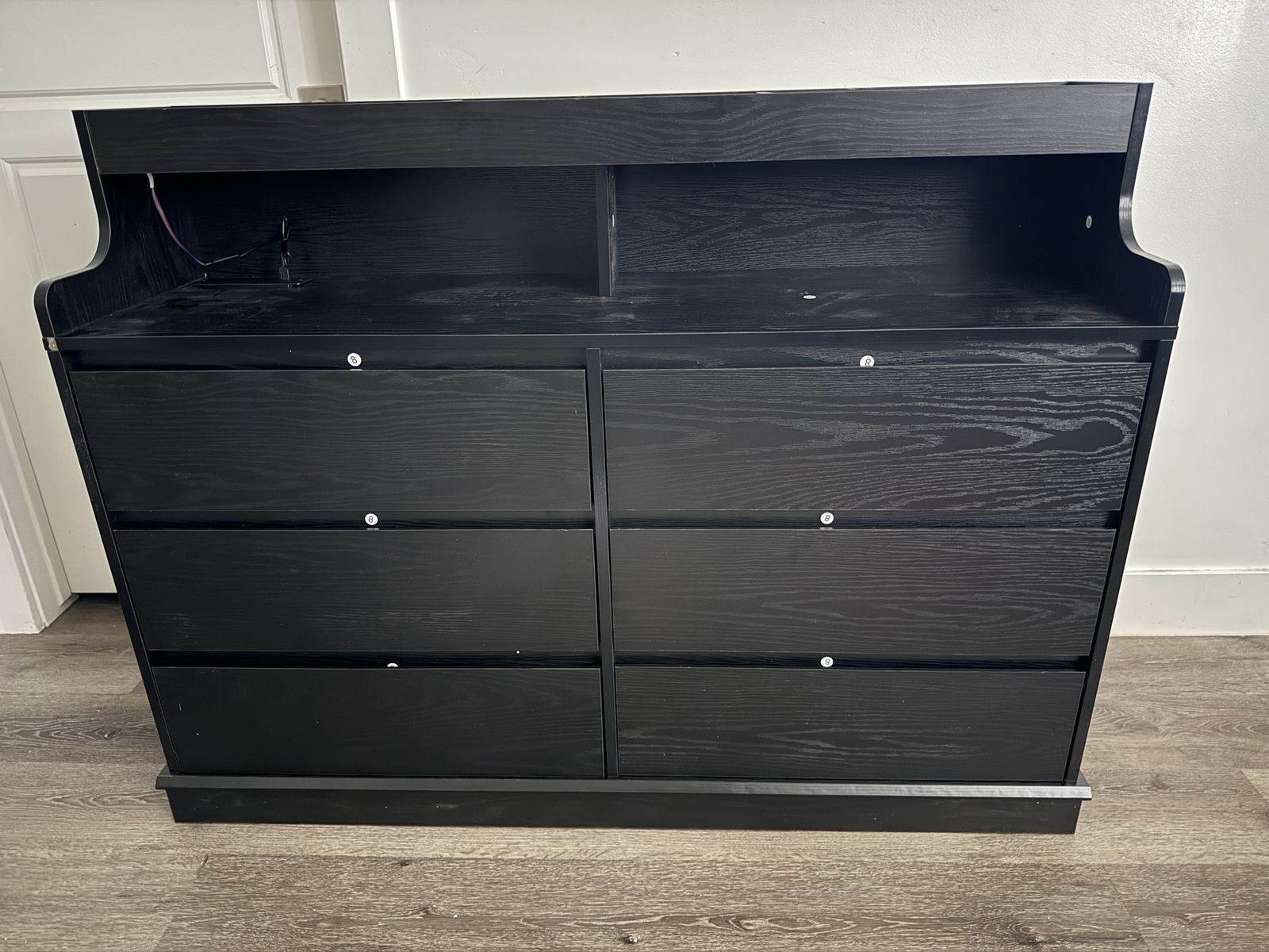 Brand New 6 Drawer Dresser With LED Lights