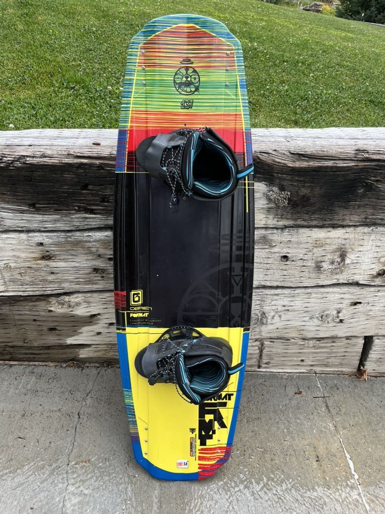 Wakeboard With Bindings