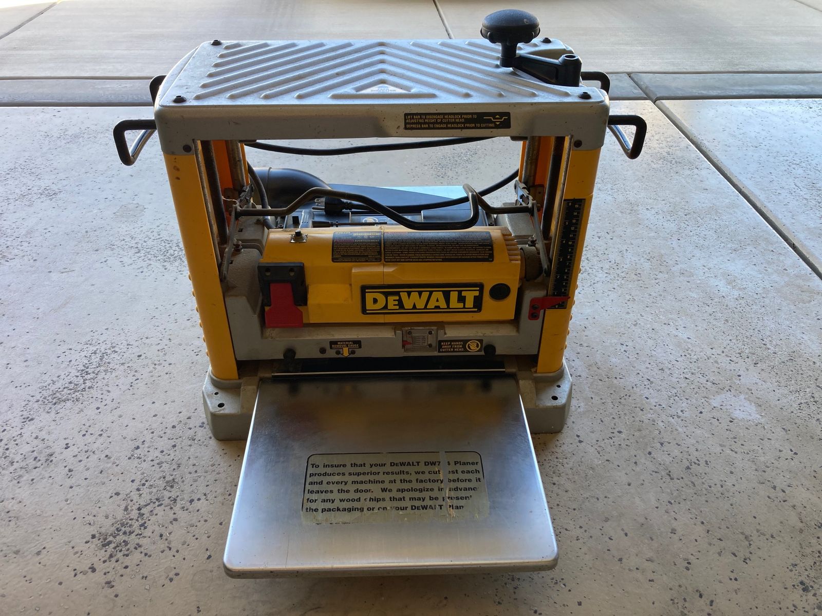 12-1/2" DeWalt Heavy Duty Portable Thickness Planer