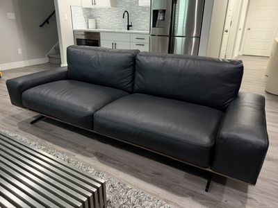 LEATHER COUCH (MODLOFT)