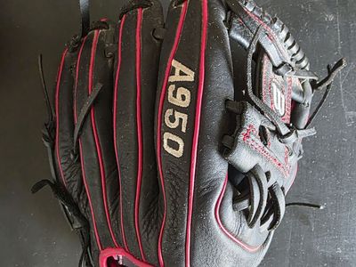 Wilson A950 Youth Baseball/Softball Glove