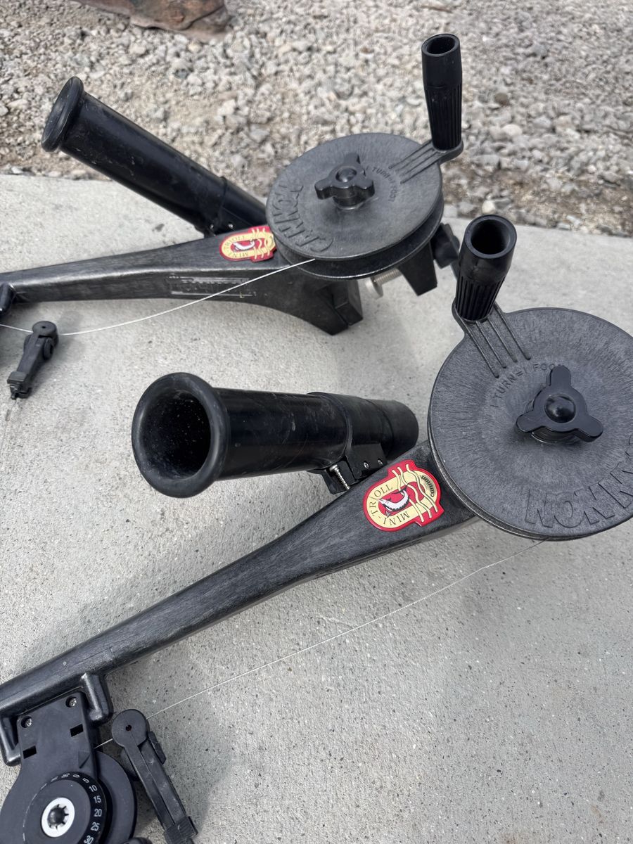 Cannon Downriggers (Pair) w/ Weights - Fishing Gear