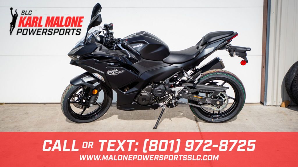 2026 Kawasaki NINJA 500 Metallic Flat Spark Black/