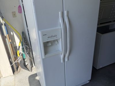 20 Cubic Side by Side Refrigerator Freezer in Orem