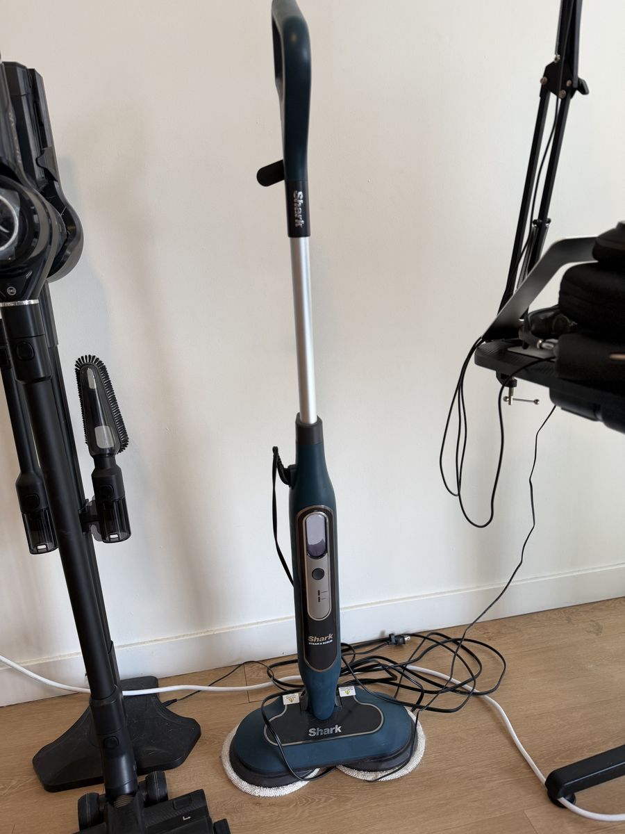Shark Steam & Scrub All-in-One mop