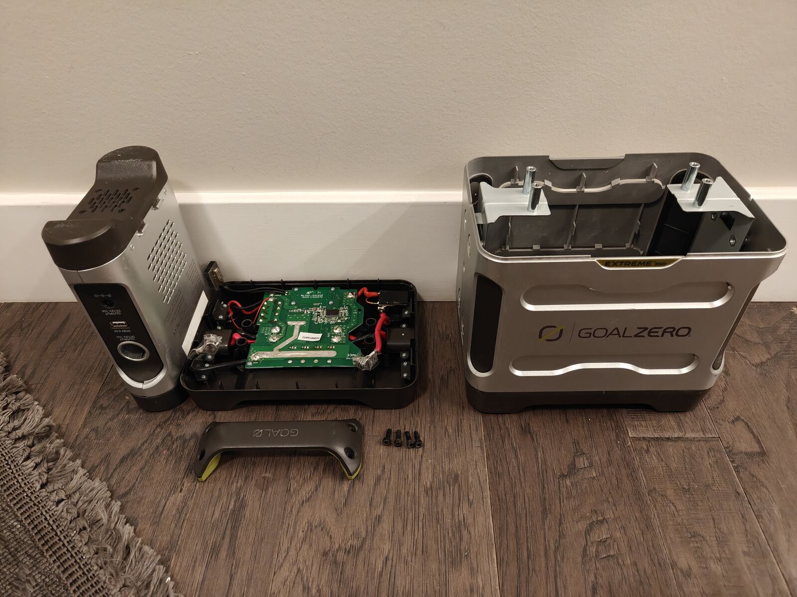 Goal Zero Extreme 350 Portable Battery Generator + Extreme UI - Needs battery, will work great once battery is added.